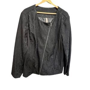 Pennington’s Black Floral Jacket Asymmetrical Zipper 
Size 24